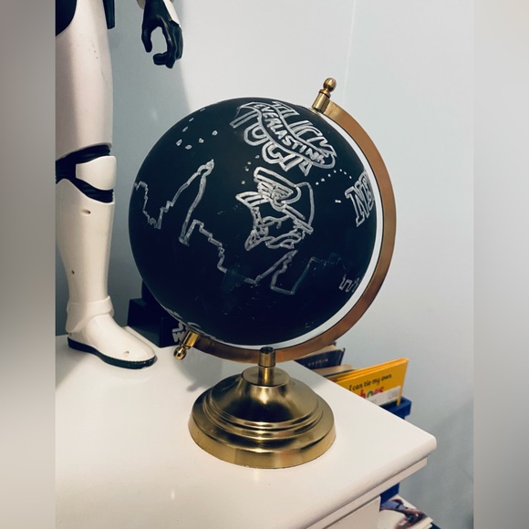 Chalkboard World Globe - Picture 1 of 5
